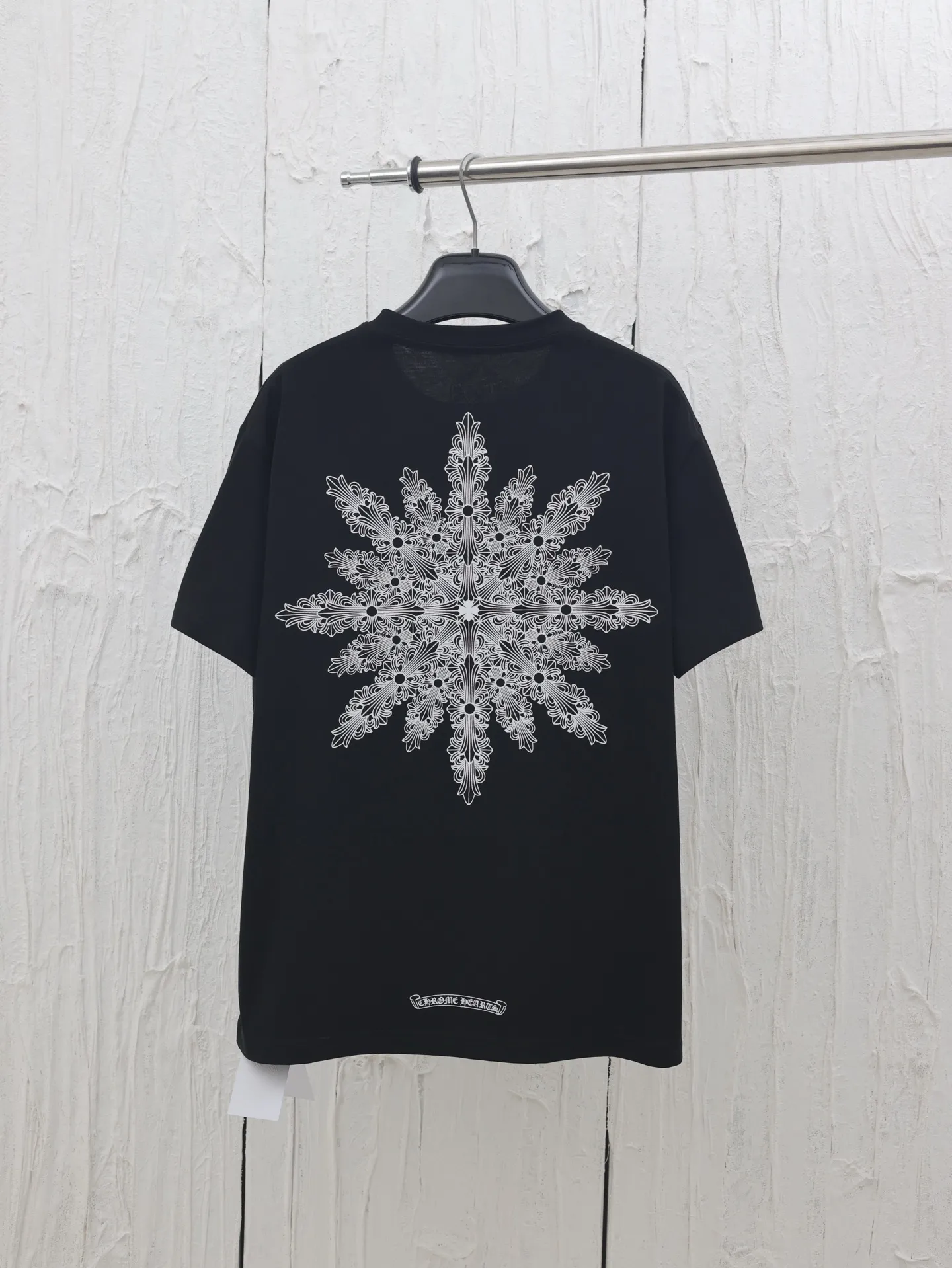 🅿️270 Come Hearts*/Cro Hearts 25SS back snowflake cross short-sleeved T-shirt. The fabric is made of 26-woven 200g cotton. The printing uses special imported slurry. Customized supporting accessories. Size: S/M/L